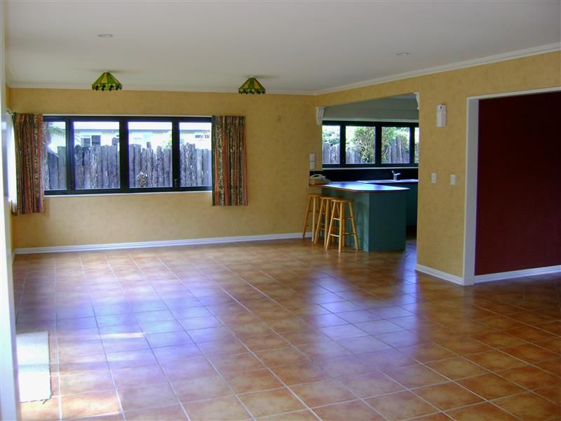 Family Home in Springfield 4