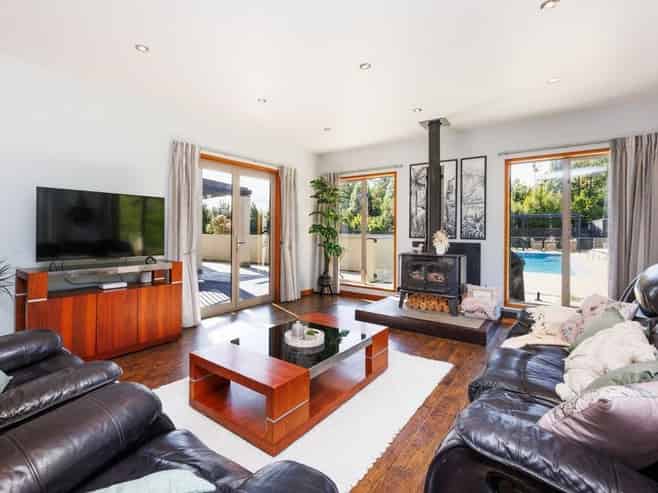 906 Reid Line East, Palmerston North