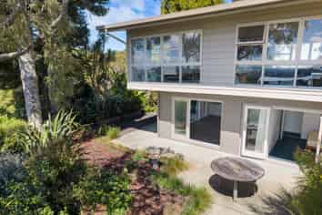 17A Kohu Road, Titirangi