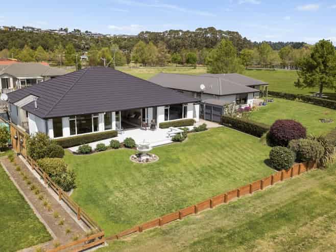 26 North Bay Road, Pyes Pa