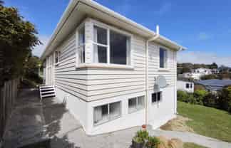 3 Griffiths Grove, Newlands