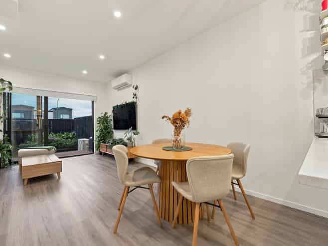 18 Kiato Lane, Flat Bush