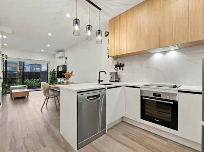 18 Kiato Lane, Flat Bush