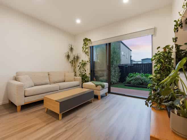 18 Kiato Lane, Flat Bush