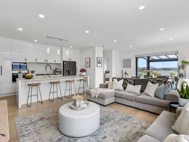 15 Tautoru Avenue, Orewa
