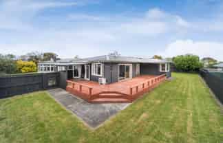 6 Karamea Crescent, Kelvin Grove