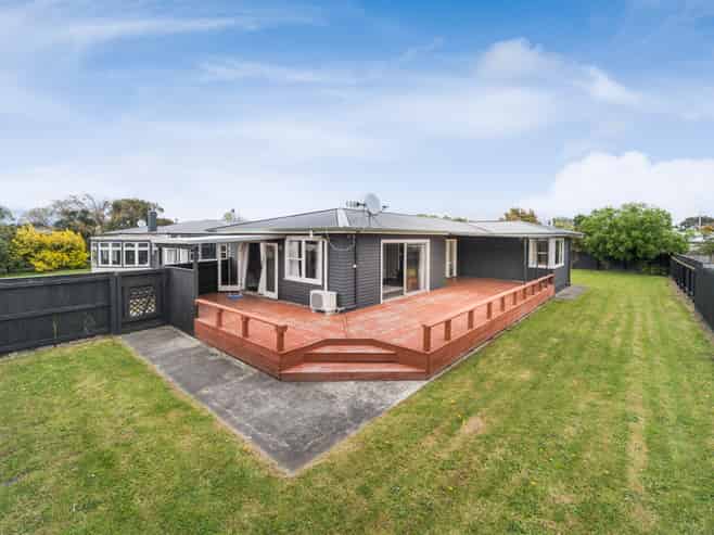 6 Karamea Crescent, Kelvin Grove