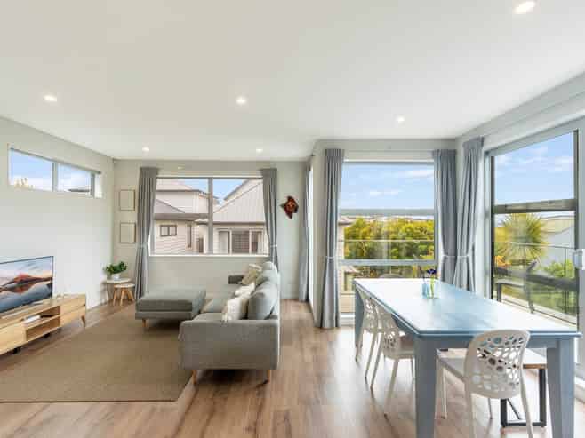 11 Manuwai Road, Torbay