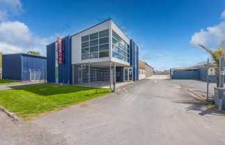 INDUSTRIAL SCALE, LOCATION & VERSATILITY