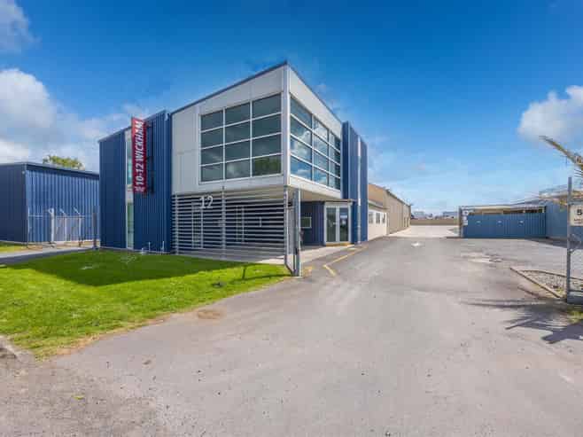 INDUSTRIAL SCALE, LOCATION & VERSATILITY