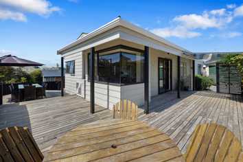 40 Poplar Grove, Whalers Gate