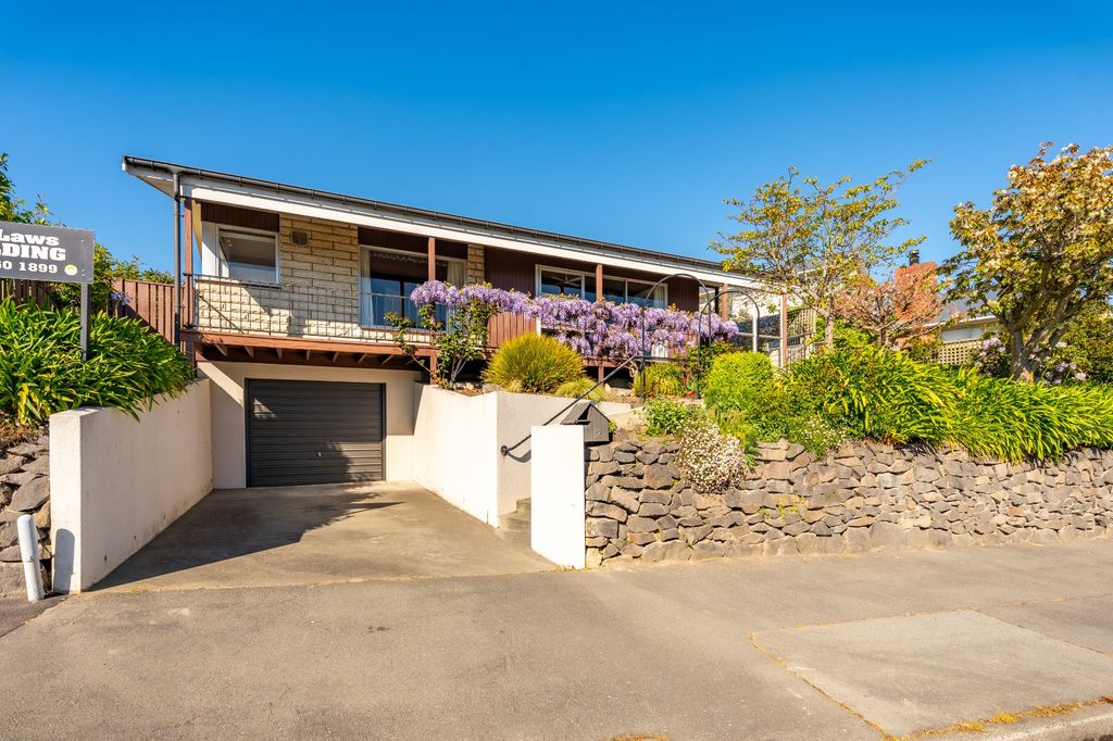 Charming Two-Bedroom Home   Beach & Town Within Walking Distance 1