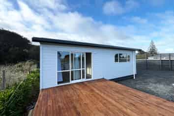 4 Rangiuru Road, Otaki Beach