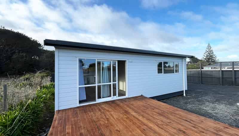 4 Rangiuru Road, Otaki Beach