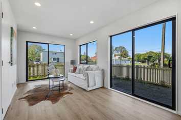 22 Alamein Road, Panmure