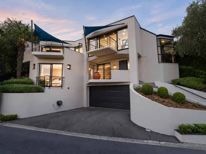 35A Te Awakura Terrace, Mount Pleasant