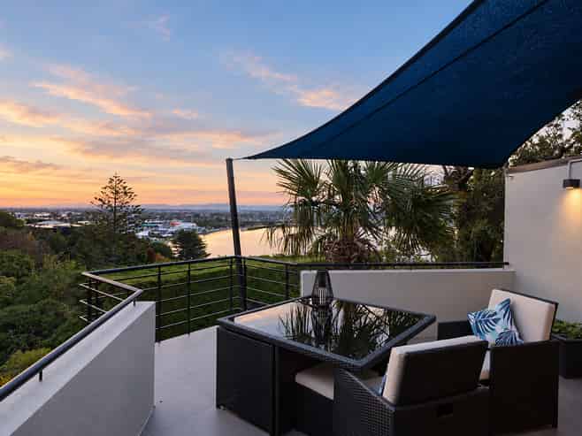 35A Te Awakura Terrace, Mount Pleasant
