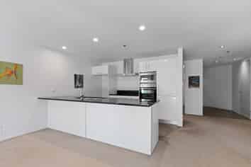 202/6 Durham Street (Kingsview Apartments), Tauranga Central