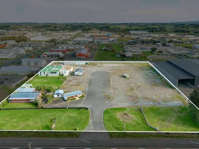  Large-Scale Industrial Site with Exceptional Profile
