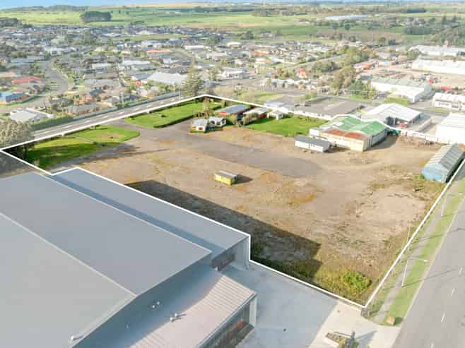  Large-Scale Industrial Site with Exceptional Profile
