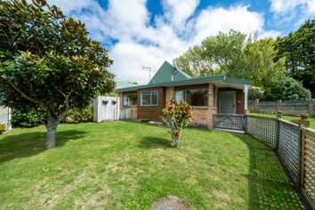 69/42 Main Road, Tawa