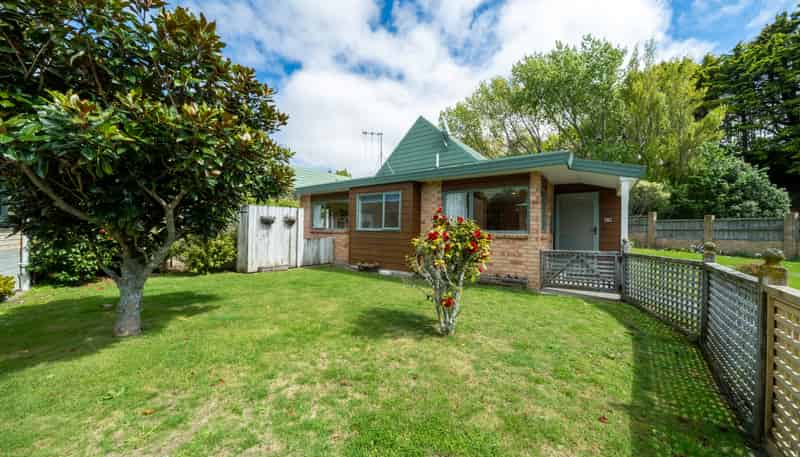 69/42 Main Road, Tawa