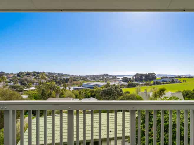 12 Delshaw Avenue, Stanmore Bay