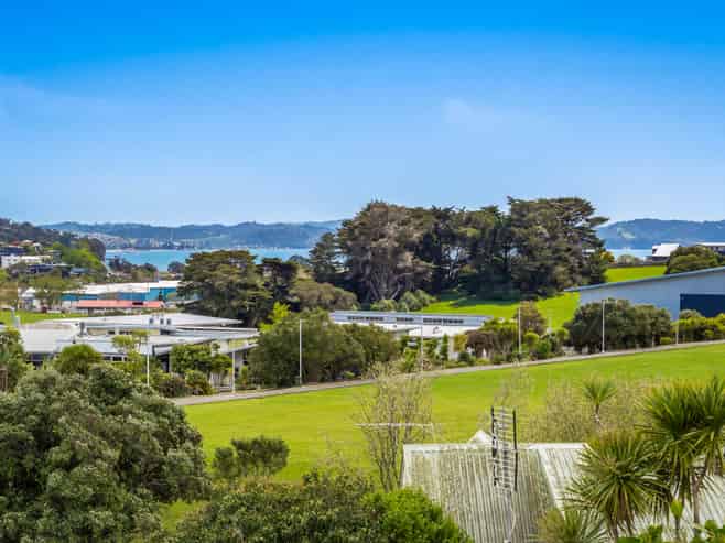 12 Delshaw Avenue, Stanmore Bay