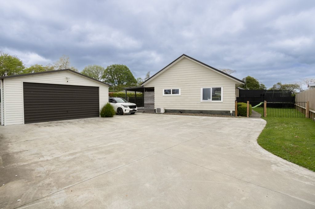 Renovated, Sunny & Spacious – A Home to Love! 1