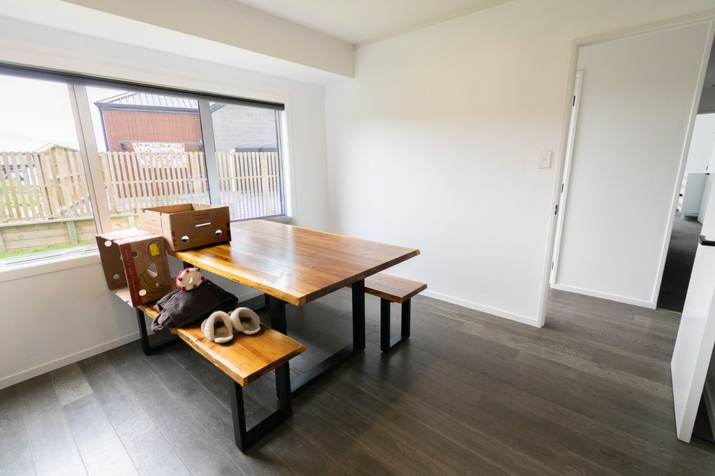 Renovated, Sunny & Spacious – A Home to Love! 5