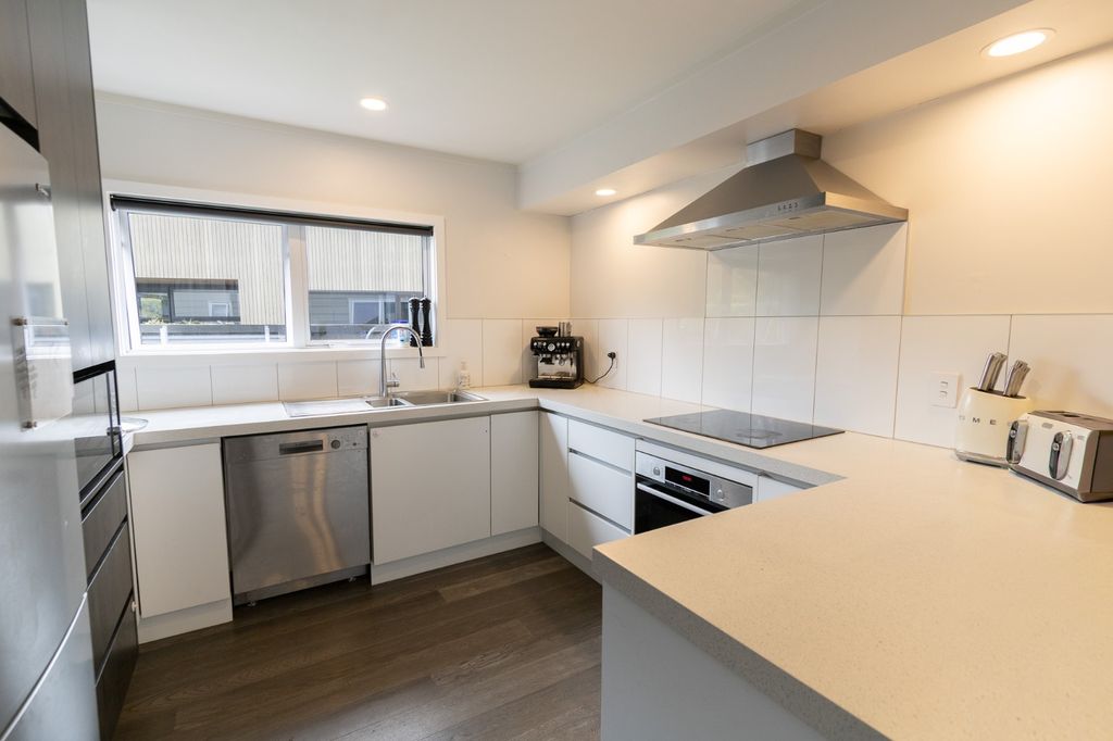 Renovated, Sunny & Spacious – A Home to Love! 2