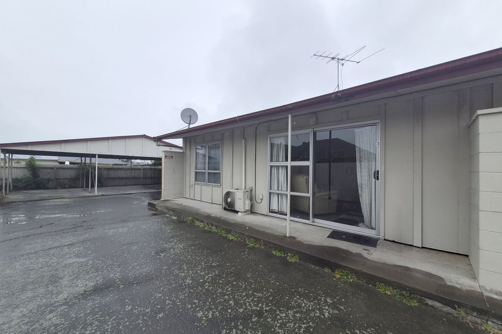 Two Bedroom Flat Close to Town 1