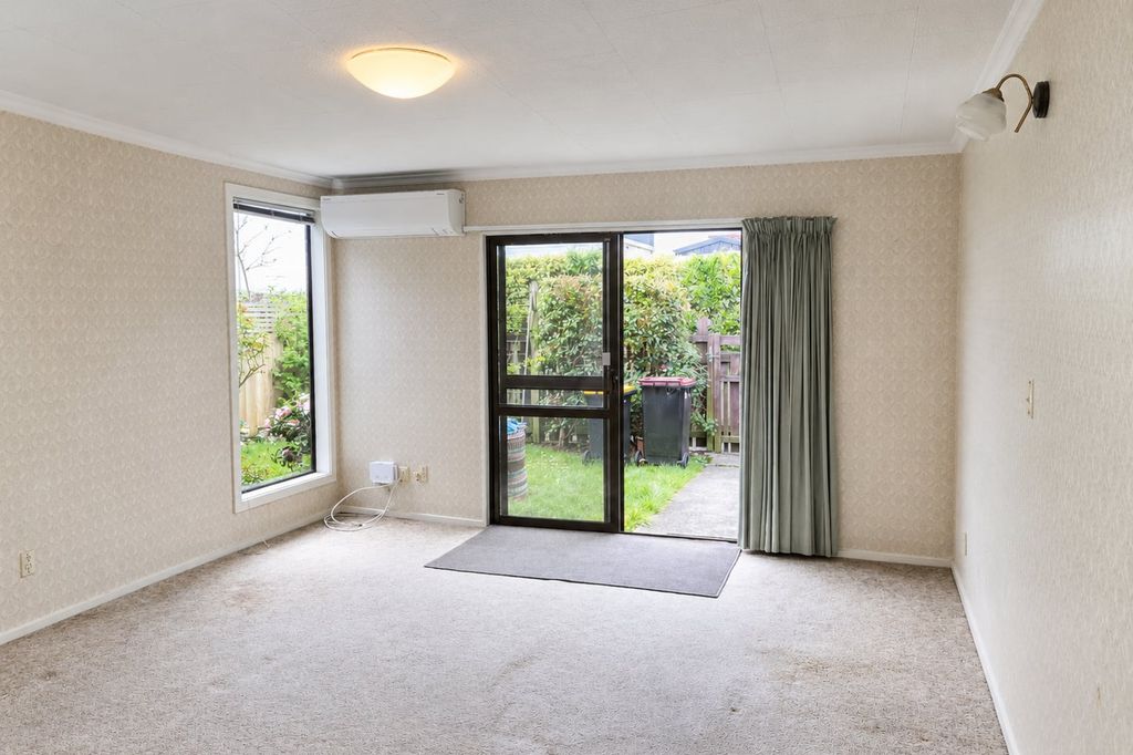 Sunny & Super Location 3