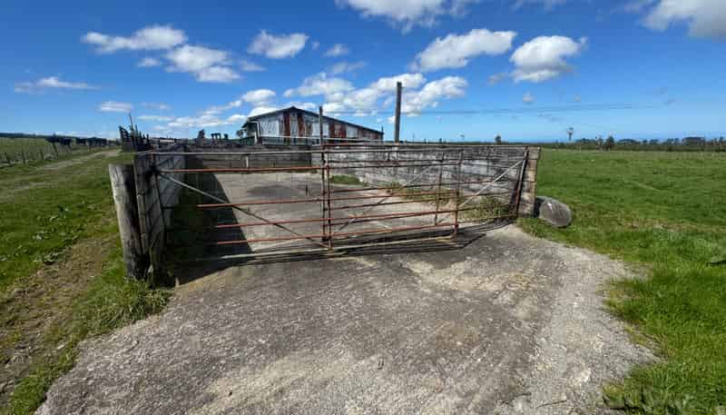 1110 Kaweora Road, Opunake