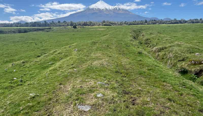 1110 Kaweora Road, Opunake