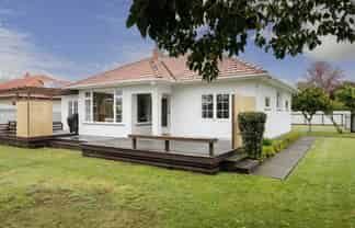 624 Frederick Street West, Mahora