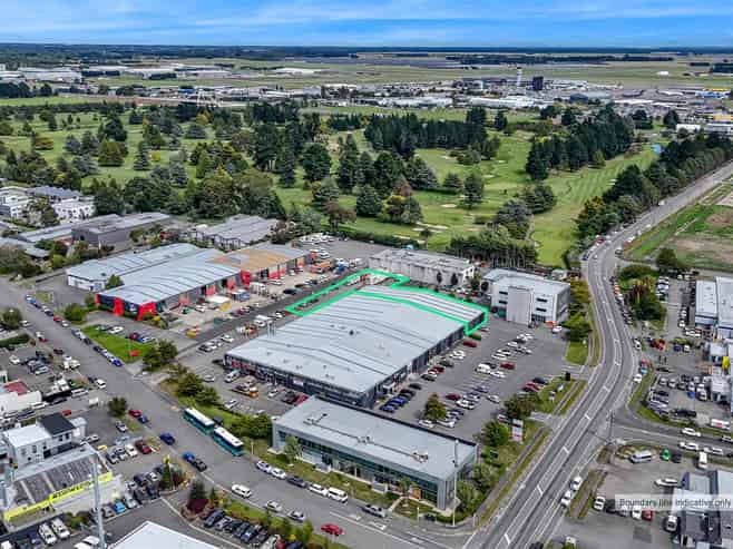 High-Profile Warehouse Close to SH1 & Airport