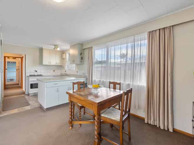 2/42 Sanders Avenue, Westown