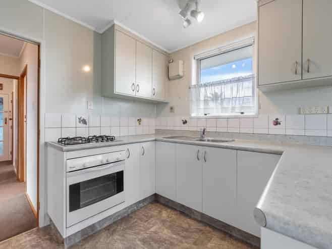 2/42 Sanders Avenue, Westown
