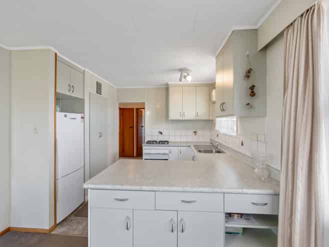 2/42 Sanders Avenue, Westown