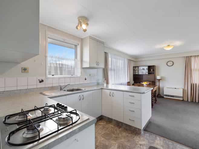 2/42 Sanders Avenue, Westown