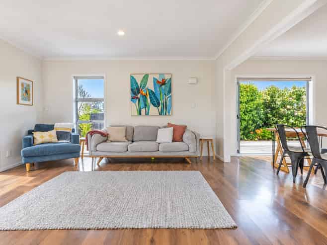 12 Rene Place, Sunnyhills