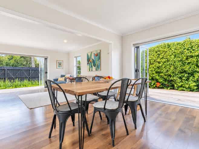 12 Rene Place, Sunnyhills