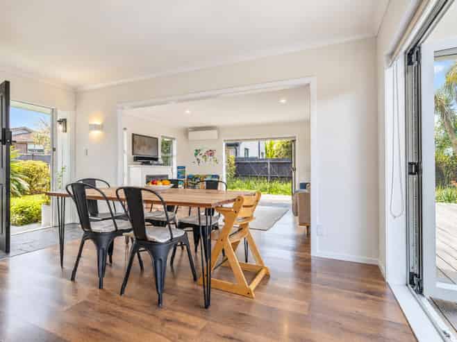 12 Rene Place, Sunnyhills
