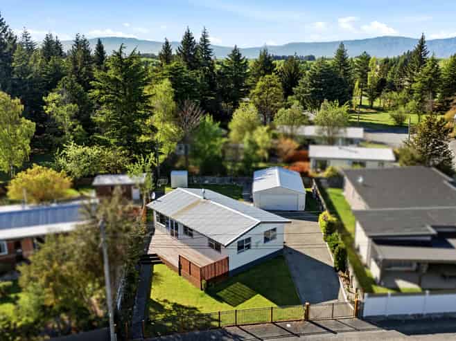 39 Jollie Road, Twizel