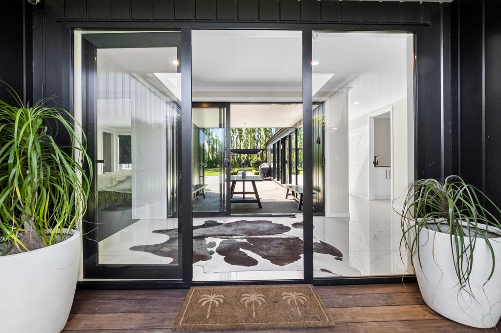 Modern lifestyle Living 2