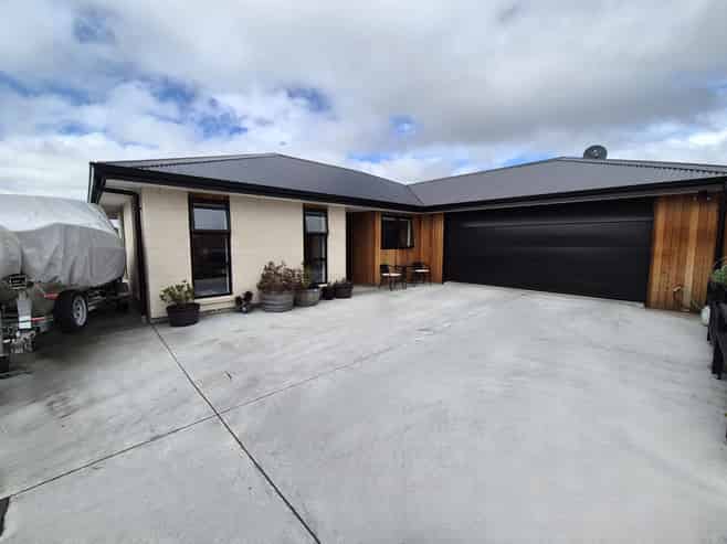 81 Redwood Street, Redwoodtown
