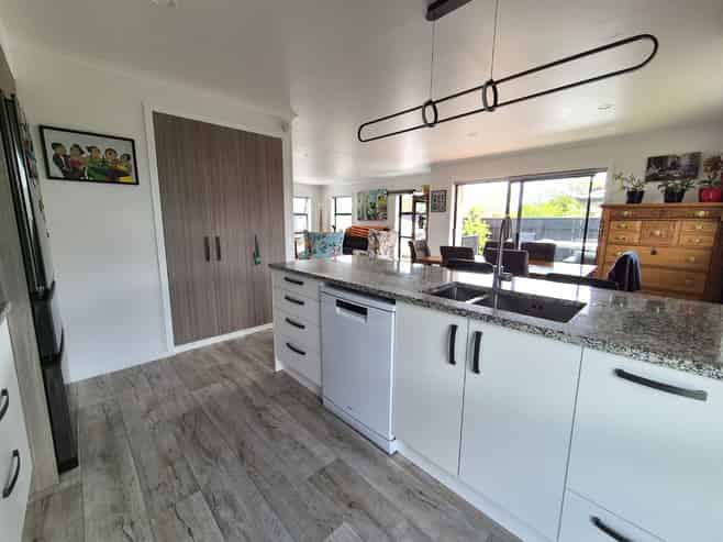 81 Redwood Street, Redwoodtown