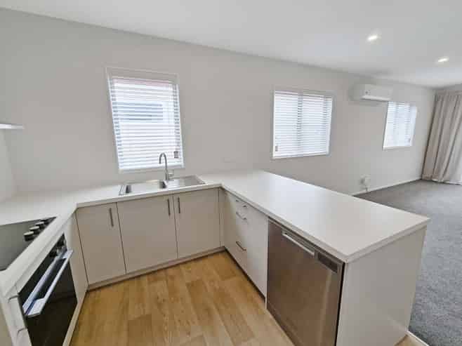 6/5 Westminster Road, Wainuiomata