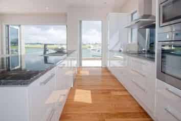 4 Rauiri Drive, One Tree Point